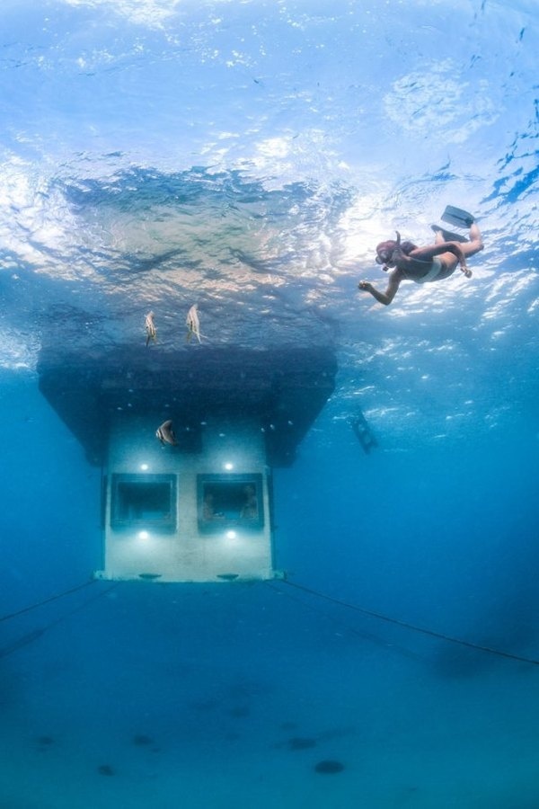 7-underwater-room-Manta-Resort-Pemba-Island-Tanzania-yatzer