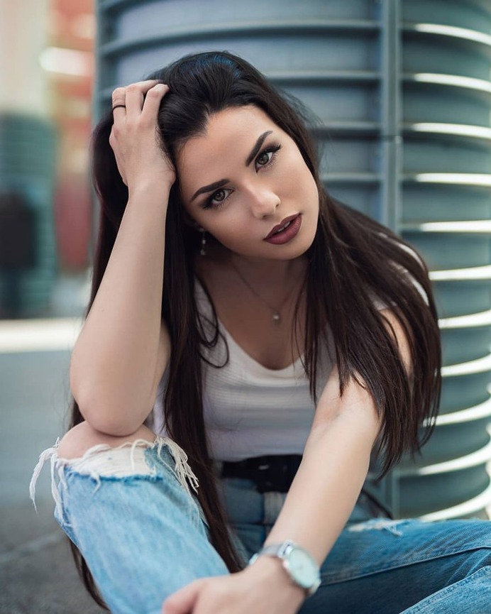 Gorgeous Female Portrait Photography by Luis Glz Uli