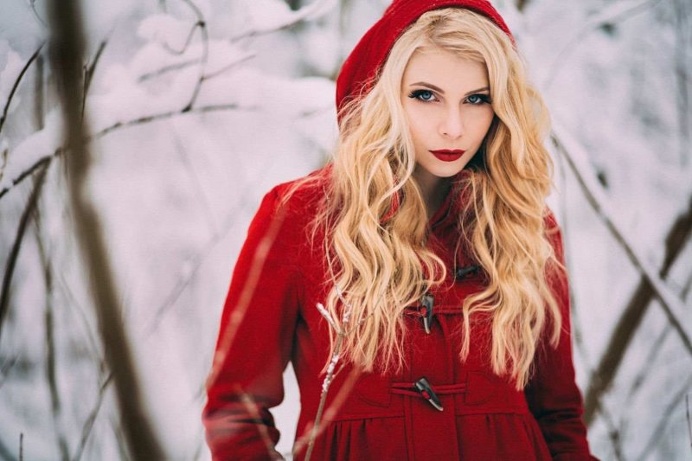 Gorgeous Female Portraits by Yannick Desmet