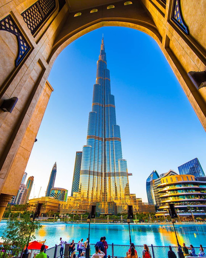 Colorful and Majestic Cityscapes of Dubai by Christopher Wölner-Hanssen