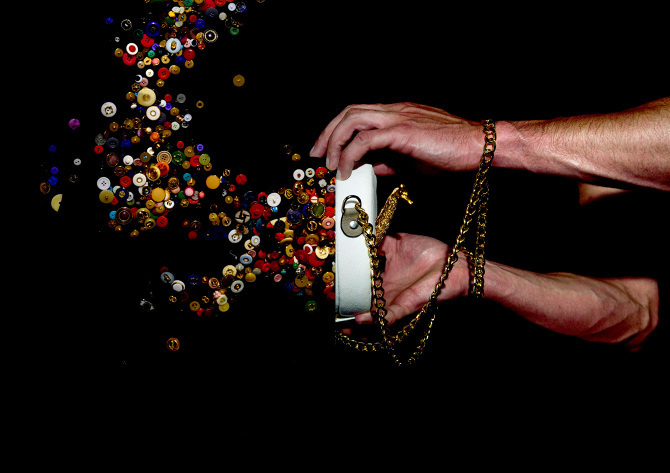 CAMPAIGN - Carlalopez #lopez #ribeira #photo #design #lua #handbags #carla