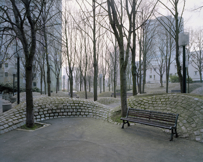Alternative Post-War Universe in Paris Suburbs
