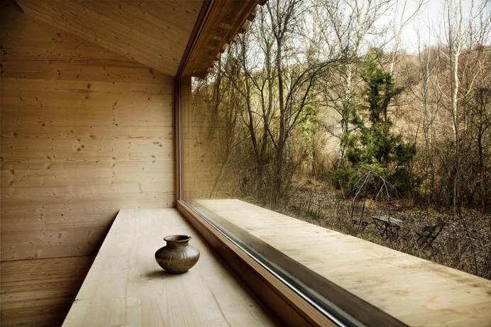Recreation place in the woods: Tom's Hut