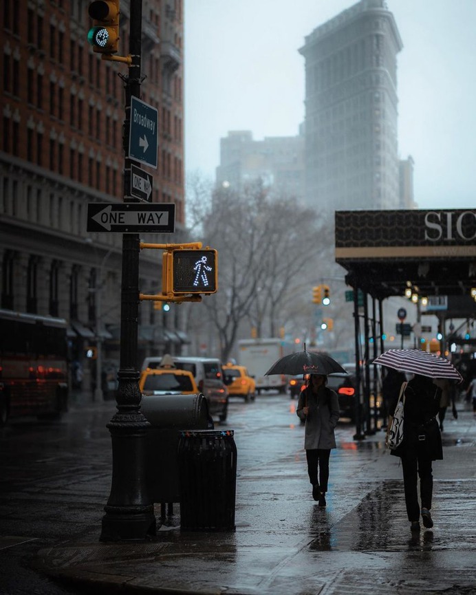 Cinematic Street Photography in New York by Ray H. Mercado
