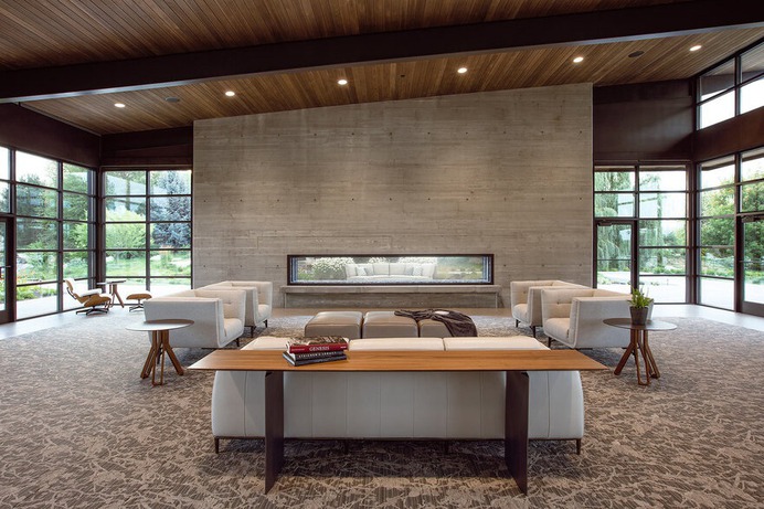 Thompson Lake House in Idaho / Cushing Terrell