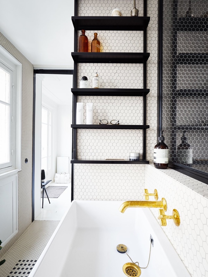 En suite. Hubert by Septembre. Photo by David Foessel. #ensuite #upspicks