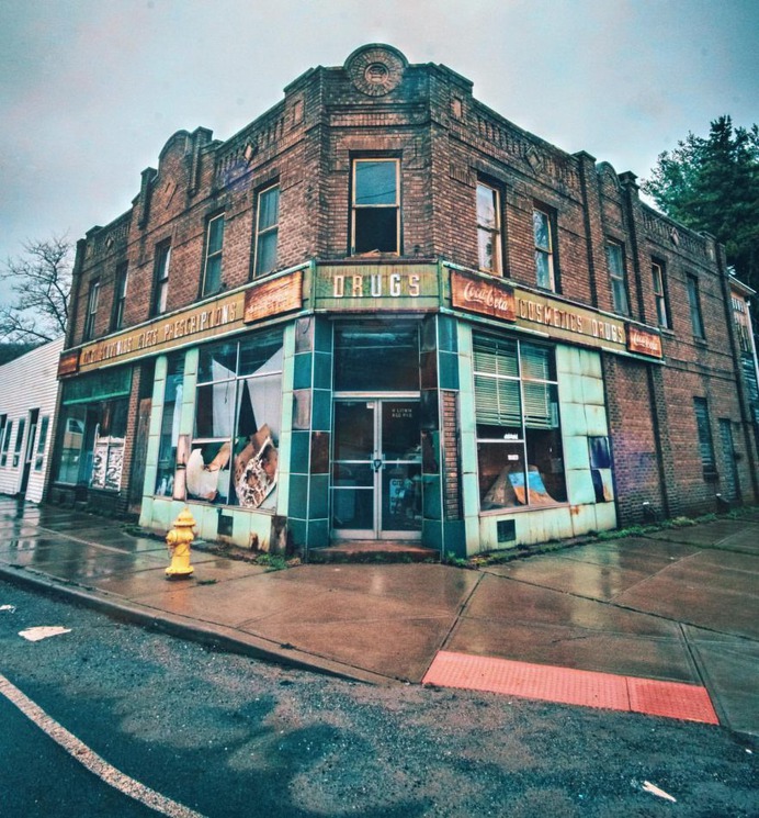 Abandoned USA: Stunning Urbex Photography by Tessa Alexandra Shea