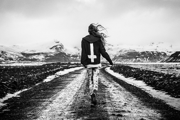nevver:nnGo Awol #white #girl #black #and #horizon #future