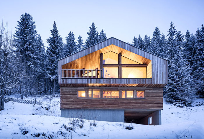 Trendy Alpine Cottage by Studio Razavi - InteriorZine