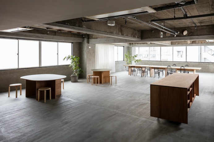 With an Open Space by Tsubasa Iwahashi Architects