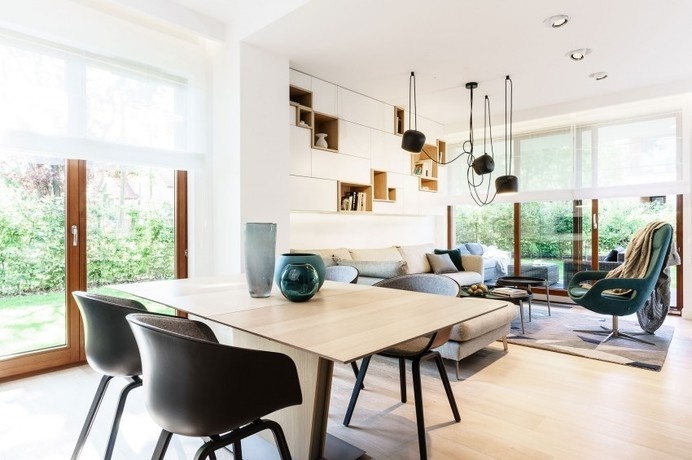 Visually Tempting Color Contrasts Displayed by Stylish Apartment in Poland #apartment #minimalist #stylish #modern