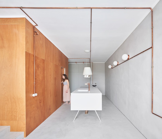 Marina Apartment by Cometa Architects