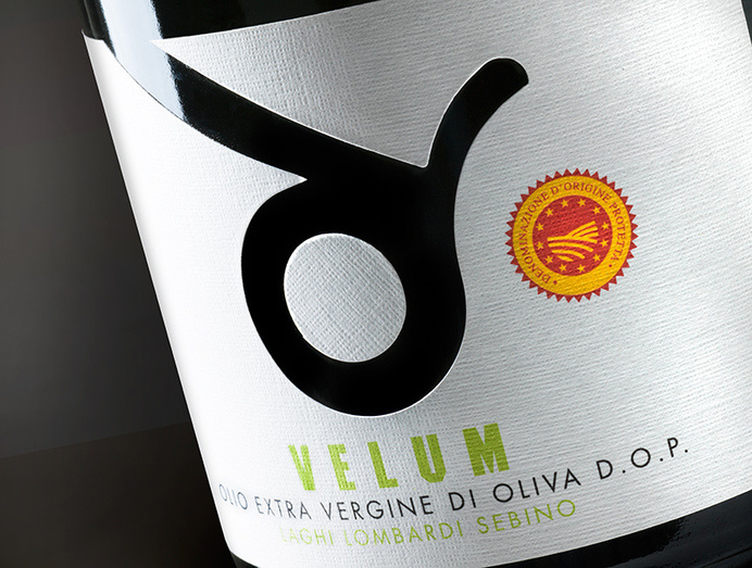 Extra virgin olive oil #beverage #bottle #packaging #design #olive #food #extra #label #hollow #natural #punch #pack #italy #virgin #oil