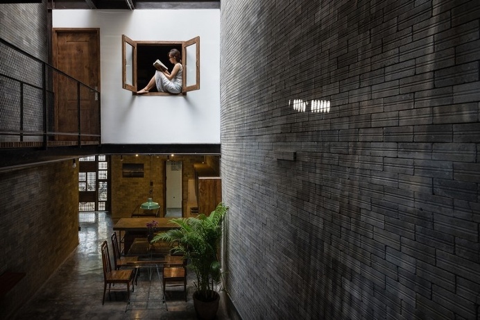 Vietnamese House Designed for a Buddhist Family