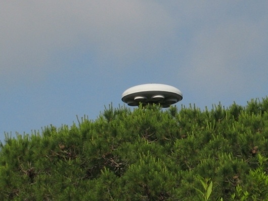 UFOunexplainedmysterylights22.jpg (1024×768) #architecture #ufo #googie