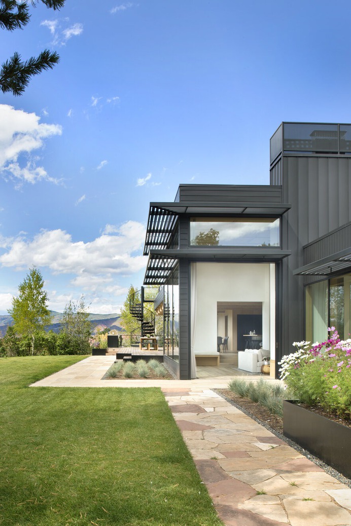 Aspen Ridge House by Rowland+Broughton