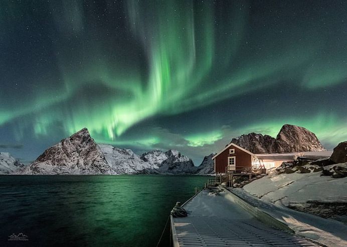 Lofoten Arctic Photography: Aurora Borealis and Northern Winter Wonderland
