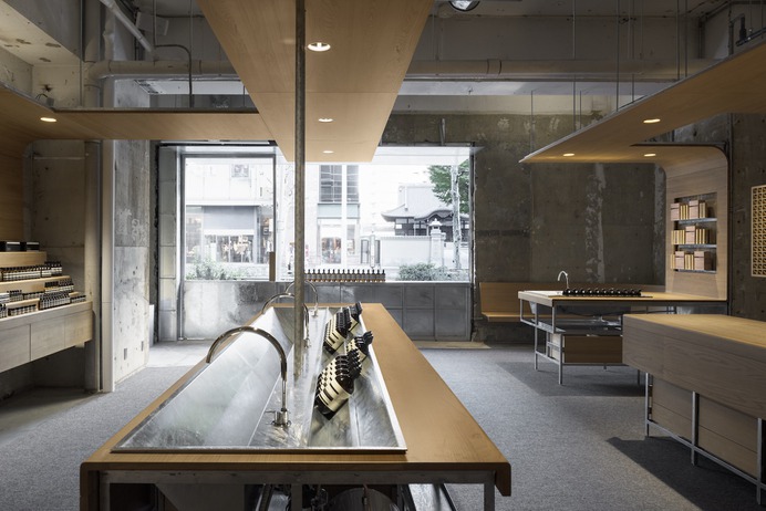 Aesop Shibuya is a minimalist interior located in Tokyo, Japan, designed by Torafu Architects
