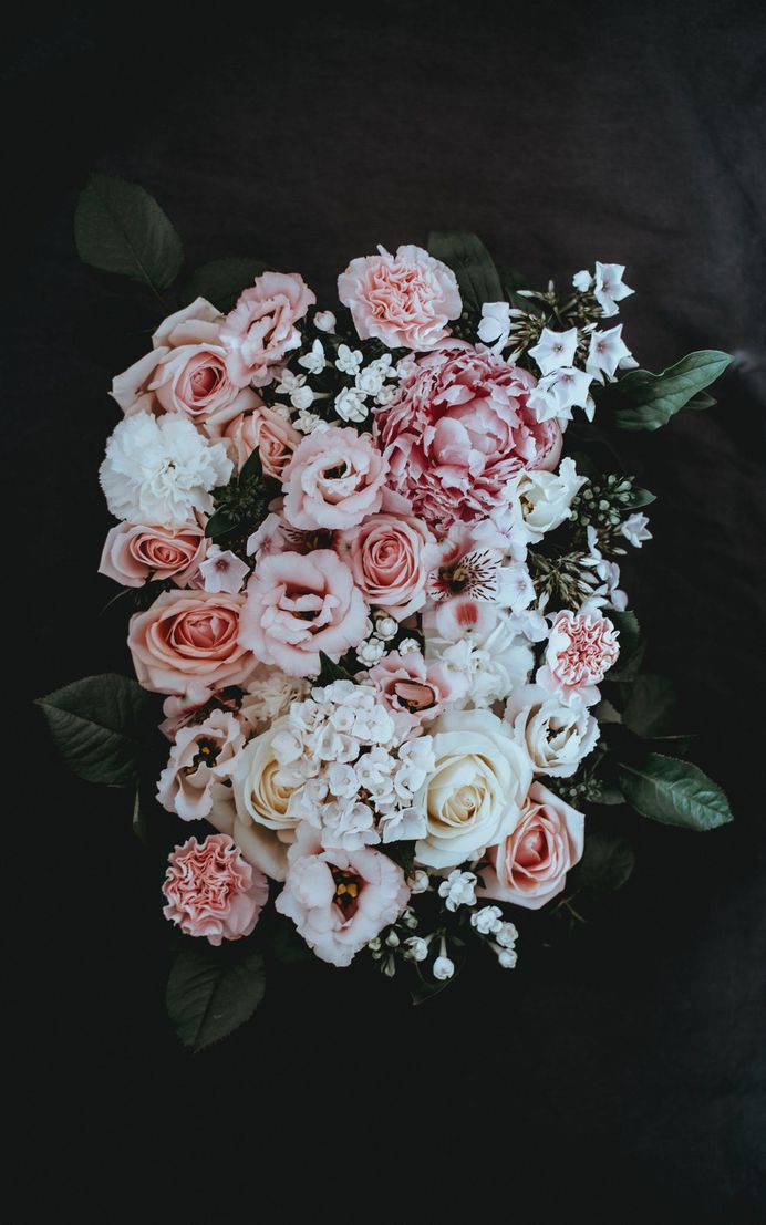 Magnificent floral bouquet of whites and pinks for a grand wedding