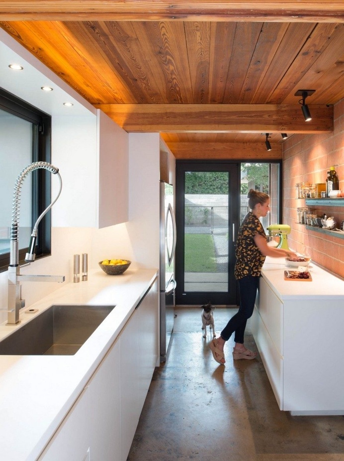 1954 One-Story House Renovated by Tobin Smith Architect in San Antonio, Texas 6