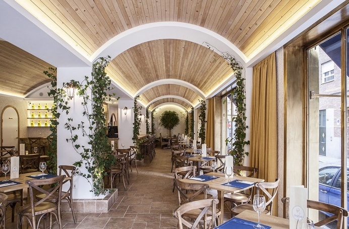 Italian Restaurant Inspired by the Amalfi Coast / Barea+Partners