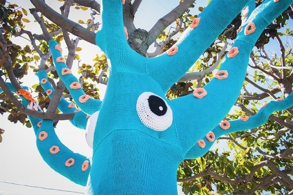 Yarn Bombed Tree Squid2 #squid #art #street