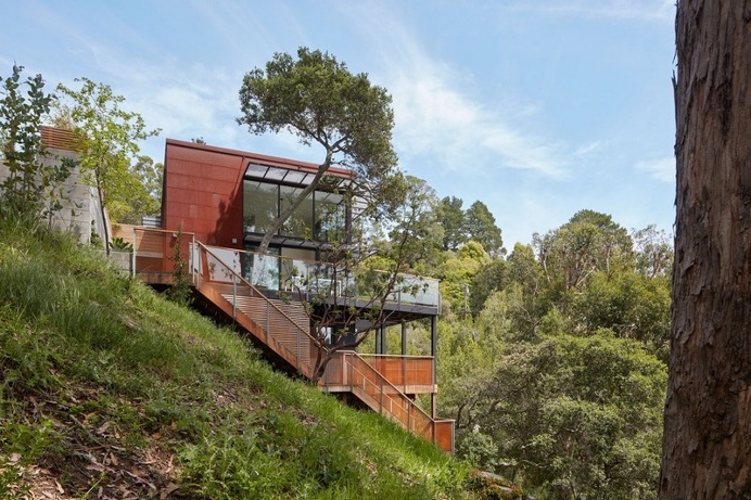 Hillside Residence by Zack de Vito Architecture / California