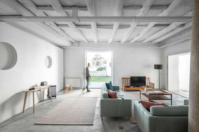 Casa Na Maia, Portugal / Adoff Arquitectos