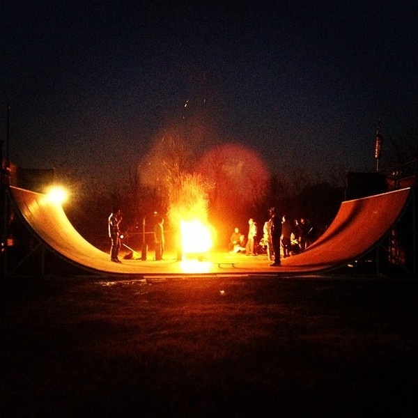 Skate and fire #night #photo #skateboard #fire