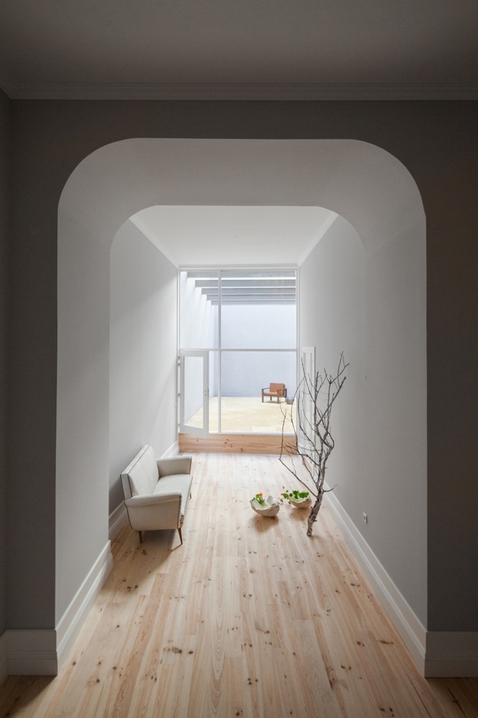Santa Teresa Apartments – Conversion of a Early XIX Century House