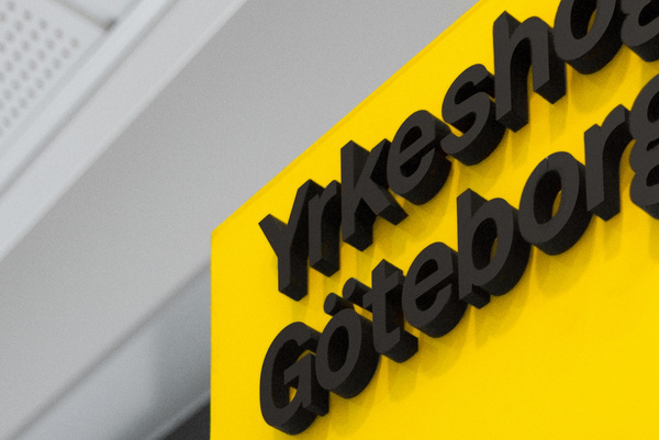 Lundgren+Lindqvist Yrkeshögskolan Göteborg Logo #signage #type #typography