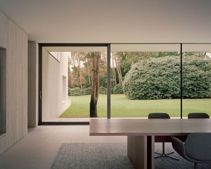 Villa Waalre by Russell Jones