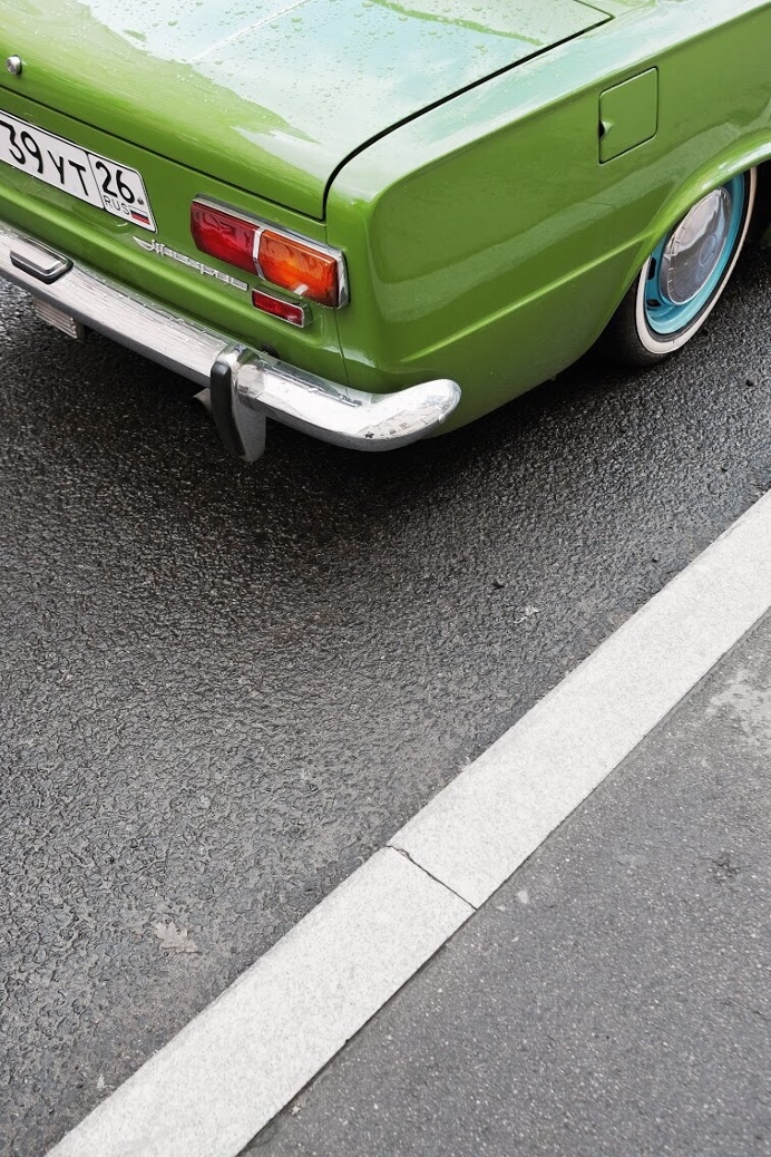 #car #sovietcar #russiancar #russia #green #road #lines #asphalt #geometry #retrocar
