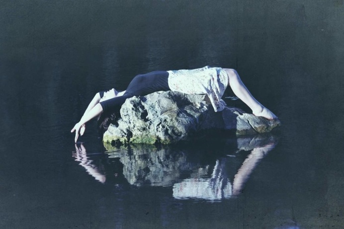 Artistic Aelf Portrait Photography Ideas by Amy Haslehurst #photography #portrait #femaleModel #fineArt #inspirations