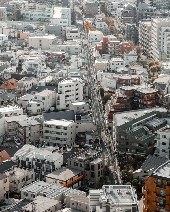 Striking Street Photography in Tokyo by Ben Richards