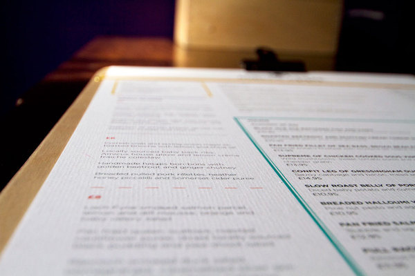 Amicus Apple #dashed #print #design #menu #food #boxes #wood #drinks #cocktails