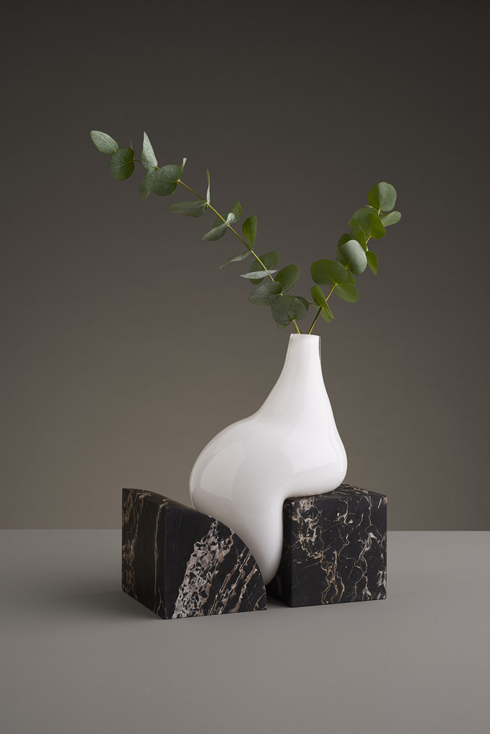 indefinite vases by studio E.O. Erik Olovsson design interior product modern miminal deconstruction vase flower flowers marble stone geometr