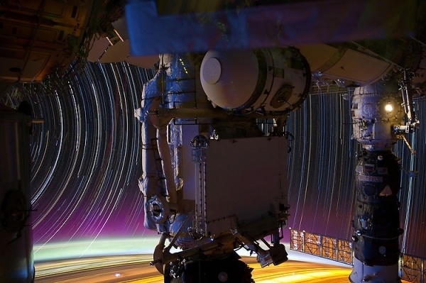 tumblr_m78ig4DXmL1r03m0qo2_1280.jpg (750×499) #mechanical #space #robot