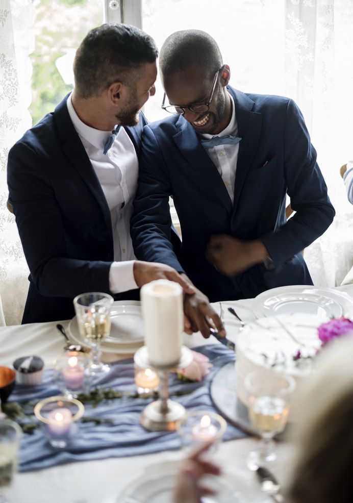 The big day is coming, the day two loving hearts start beating as one! Which means it’s high time to consider what exactly you are going to say in your wedding toast.