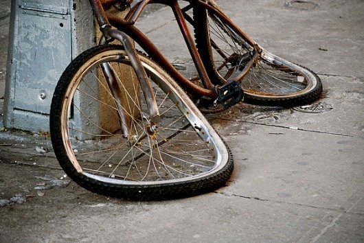 Screen-shot-2010-11-27-at-8.18.59-PM-600x401.png (600×401) #old #destruction #bike