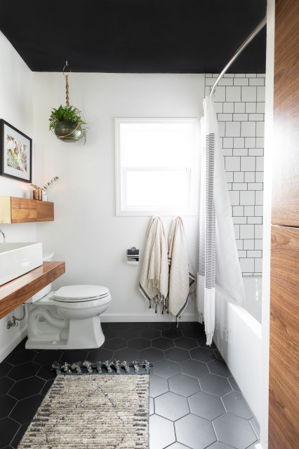 Bathroom of the Week: An Open Feeling in 55 Square Feet