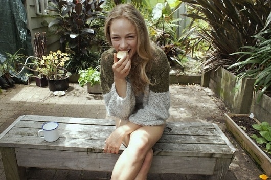 tumblr_lzots2NX0l1qi79bpo1_1280.jpg 640×426 pixels #knitted #smith #sunday #wear #natalie #collaboration #thursday #hand #knit