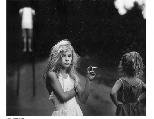 60b9f9378db3.jpg (JPEG Image, 1051x815 pixels) #photograph #cigarette #bw #girl