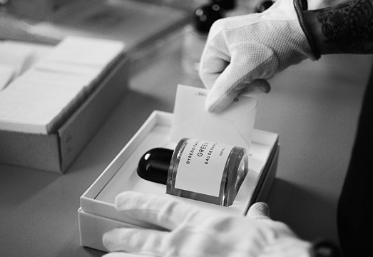 Process - Byredo Parfums Online Store #white #black #perfume #byredo #and