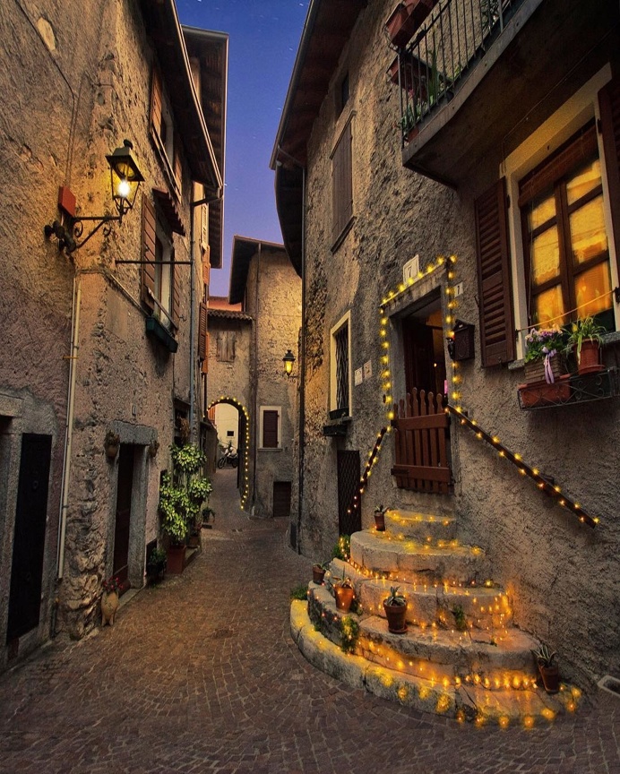 Travel and Urban Landscape Photography by Dorian Pellumbi