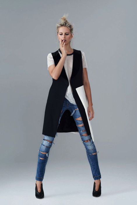 Karolina Kurkova by Eric Guillemain for S Moda Campaign #fashion #model #photography #girl