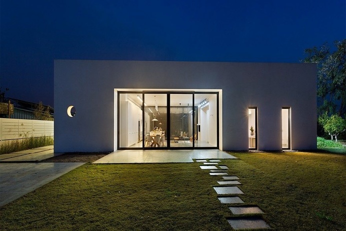 House Among Olive Grove by Henkin-Shavit Studio 13
