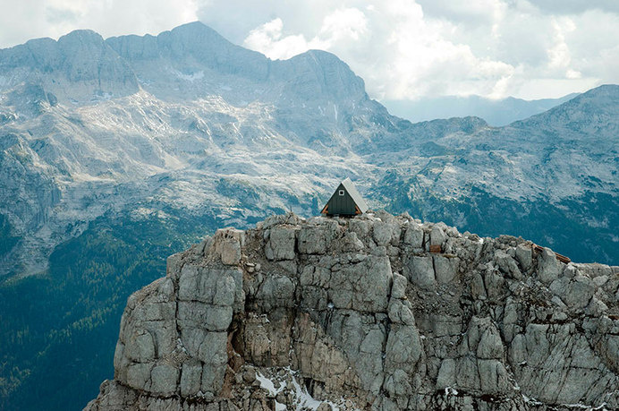 Bivacco Luca Vuerich by Giovanni Pesamosca #cabin #julian alps