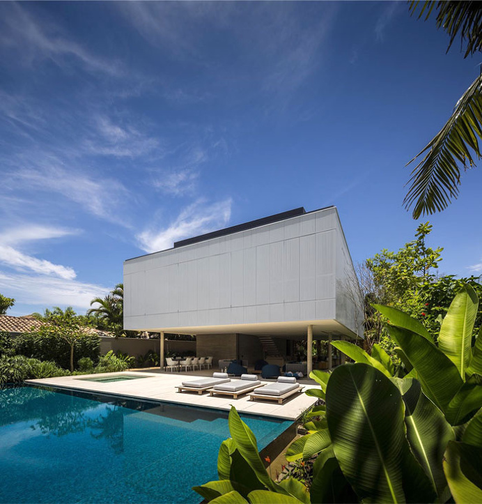 Minimalist House by Studio MK27 - #house, #home, #decor, #interior, #homedecor,