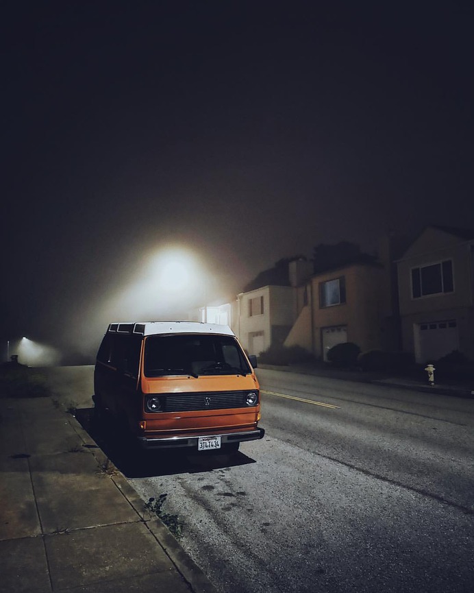 Creative and Minimal Street iPhone Photography by Cocu Liu